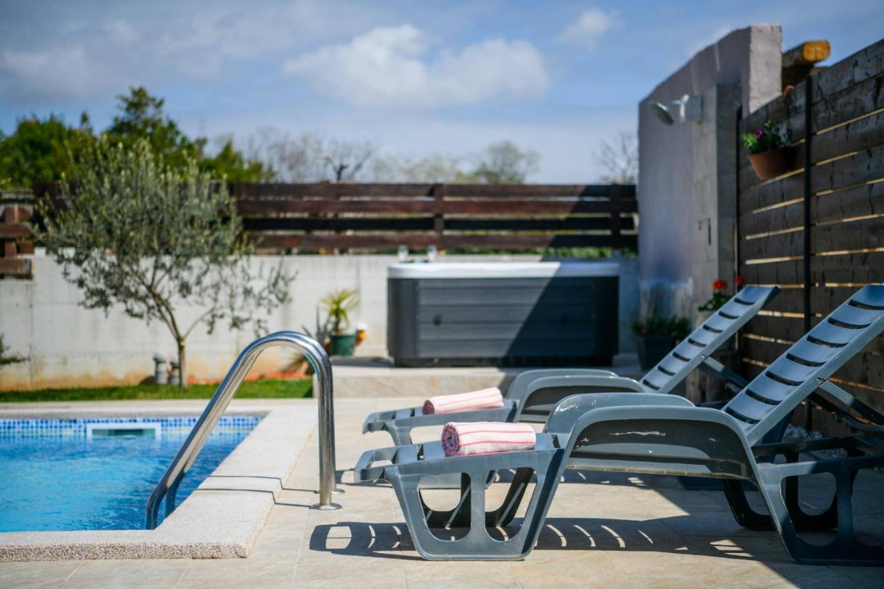 Bobo Family House With Pool Villa Vodnjan Exterior photo