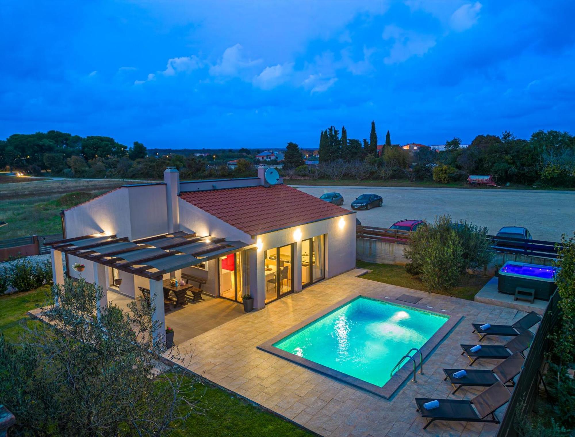 Bobo Family House With Pool Villa Vodnjan Exterior photo