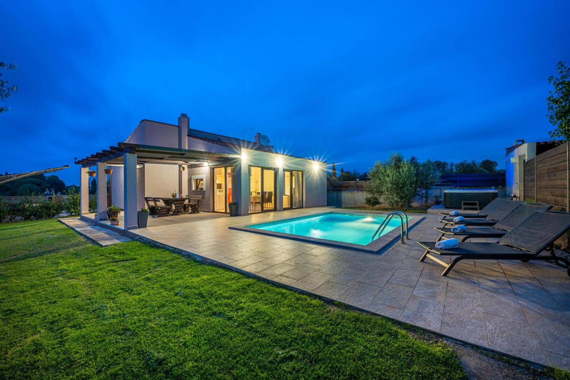Bobo Family House With Pool Villa Vodnjan Exterior photo